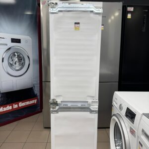 Хладилник с фризер за вграждане Samsung BRB80F26ACF0
